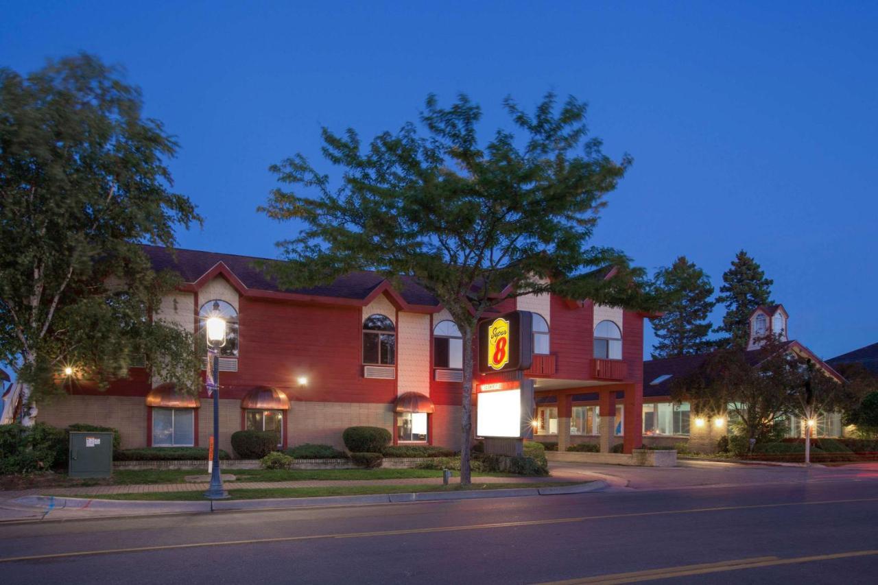 Super 8 Beachfront By Wyndham Mackinaw City, Mi Екстериор снимка